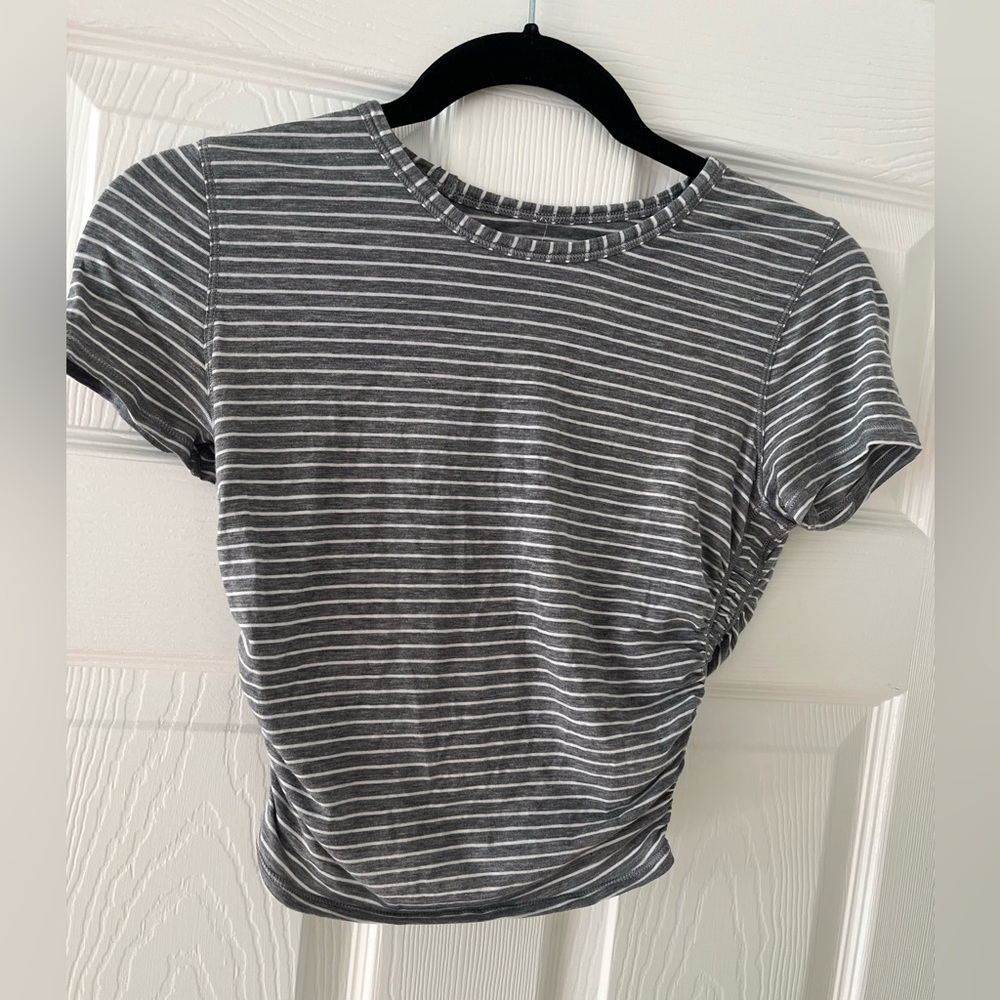 Lulu lemon Gray with white stripes crop top size 4